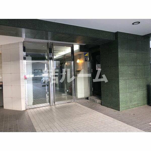 北区赤羽南１丁目の賃貸マンションのエントランス