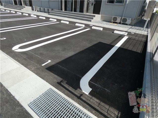 ボヌール　N-1の駐車場