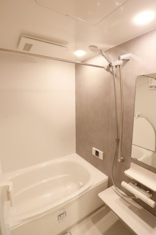 【浴室】 | ロワールマンション高宮2 | 広々とした浴室で一日の疲れをゆったりと癒していただけます