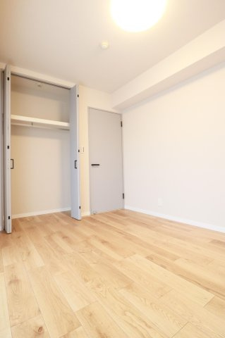 【洋室】 | ロワールマンション高宮2 | 6帖の洋室。専用のバルコニー付きの明るいお部屋です