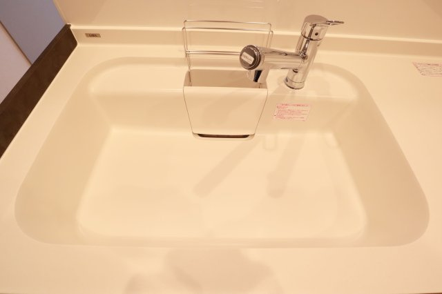 【キッチン】 | ロワールマンション高宮2 | シンクは洗い物がしやすく汚れが付きにくい素材なのでキレイに保ちやすいです