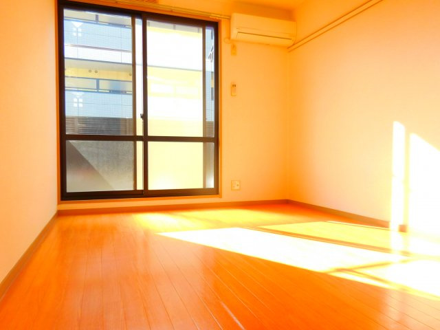 アクセスの内装