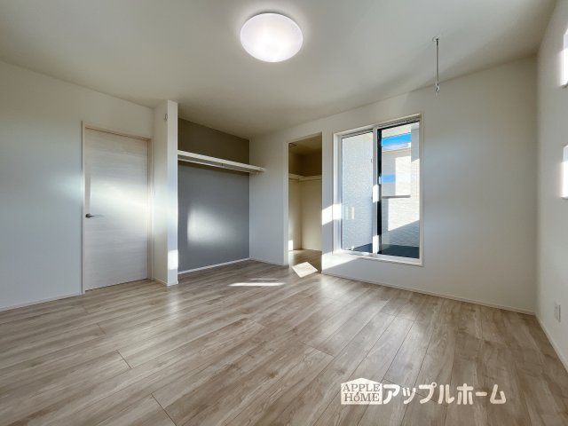【新築住宅】熊谷市上之第8期 全8棟の洋室|２階居室は全室収納あり！たっぷりある収納活用でお部屋もキレイを保てます♪