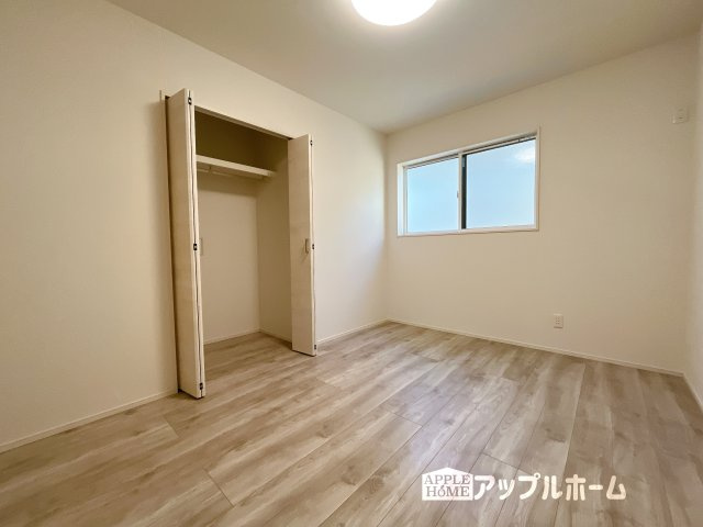 【新築住宅】熊谷市上之第8期 全8棟の洋室|２階居室は全室収納あり！たっぷりある収納活用でお部屋もキレイを保てます♪