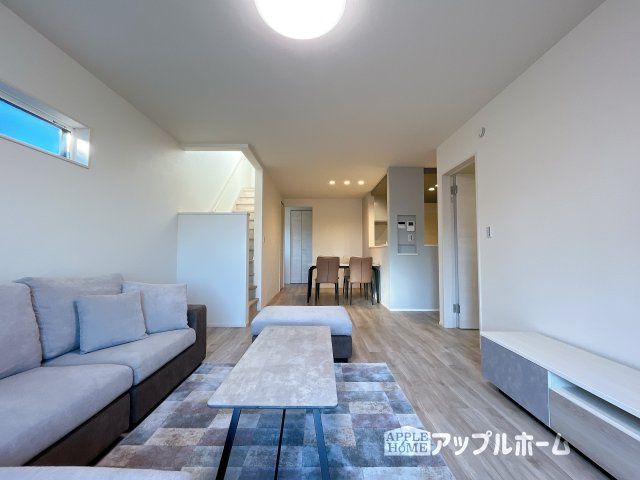【新築住宅】熊谷市上之第8期 全8棟の居間・リビング|１日の長い時間を過ごす大切なリビングだから、広さ日当たりとことんこだわりましょう♪ぜひこの空間を実際にご体感ください！