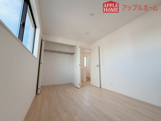 【新築住宅】熊谷市原島第1 全1棟の洋室|２階居室は全室収納あり！たっぷりある収納活用でお部屋もキレイを保てます♪