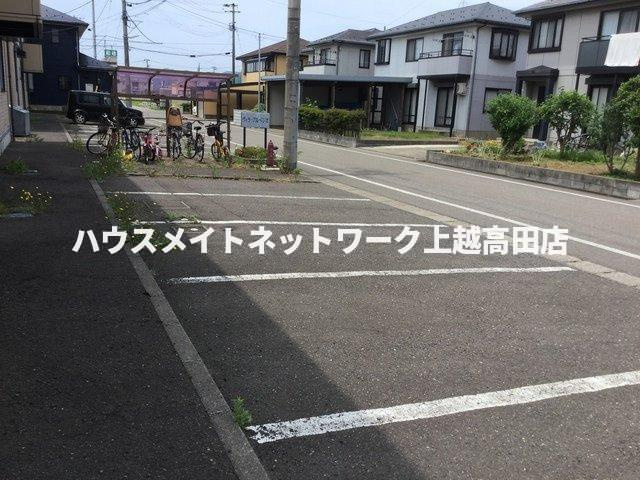 ヴィラ・アルペジオＢ棟の展望|駐車場