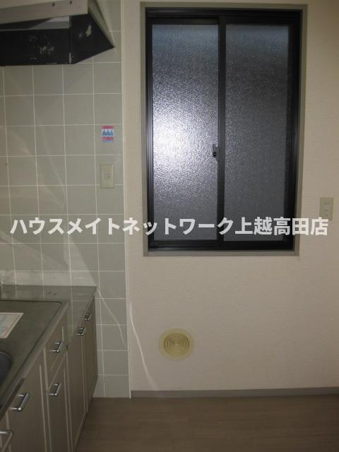 ヴィラ・アルペジオＢ棟の居間・リビング|キッチン