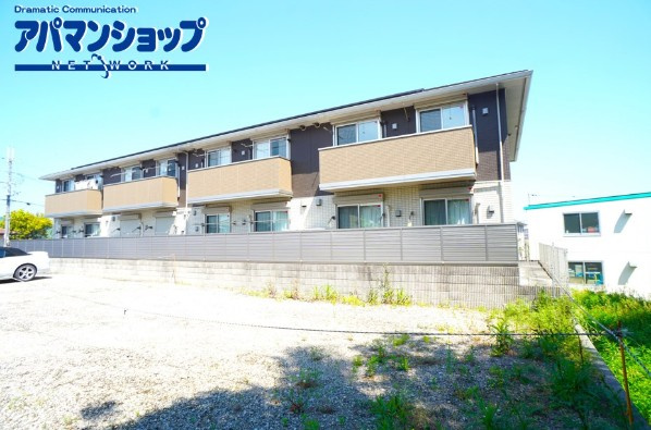 シャルム郡山の外観