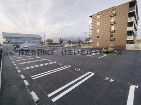 ソフィア21梅満の駐車場