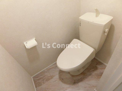 【トイレ】 | Ｓｅｉｎｅ北稲葉 | 温水洗浄便座付きのトイレ。