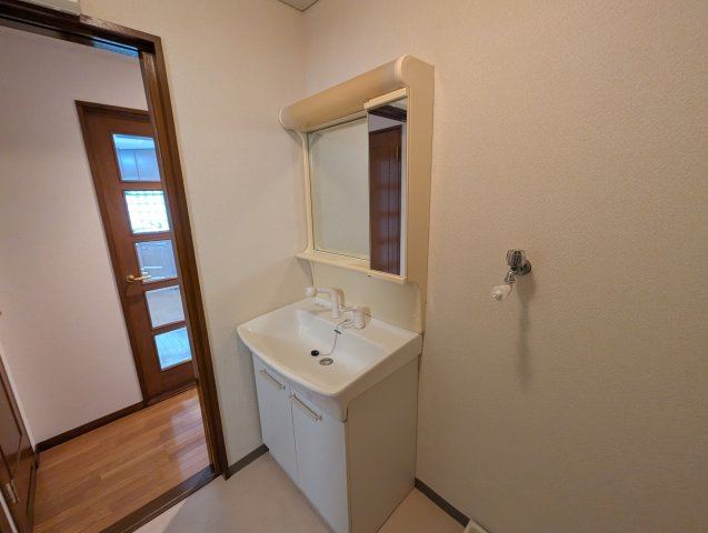 エスタ雲雀丘の独立洗面台