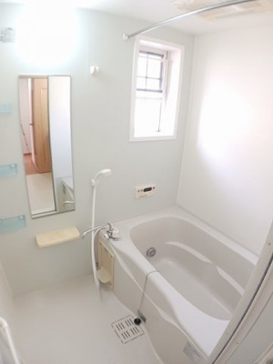 【浴室】 | マリンスカイＣ | 落ち着いた空間のお風呂です