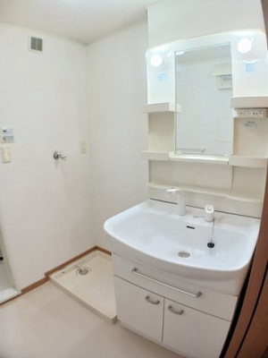 【洗面所】 | マリンスカイＣ | スペースが確保できる洗面所です