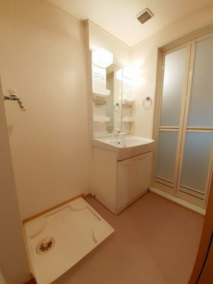 【洗面所】 | リトリートＳ | 脱衣スペースもあります