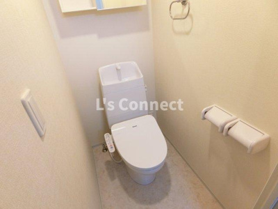 【トイレ】 | Ｓｐｉｃａ（スピカ） | 温水洗浄便座付きのトイレ。