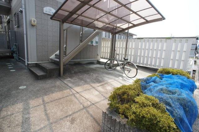 ルーチェ本町のエントランス