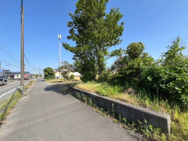 小郡市二タ　売り土地の前面道路含む現地写真|前面道路含む現地写真です
