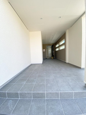 【エントランス】Lana