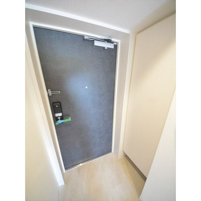 エスリード新栄マルスの玄関