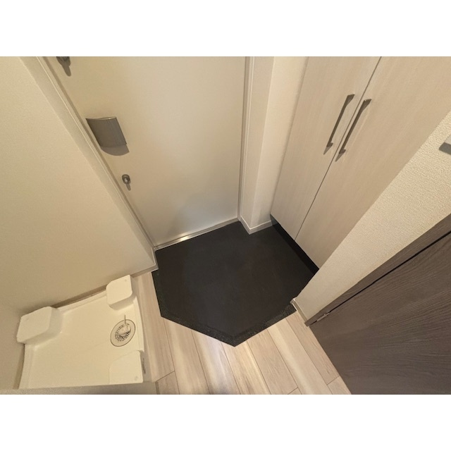 ファステート京都東福寺パラベルの玄関