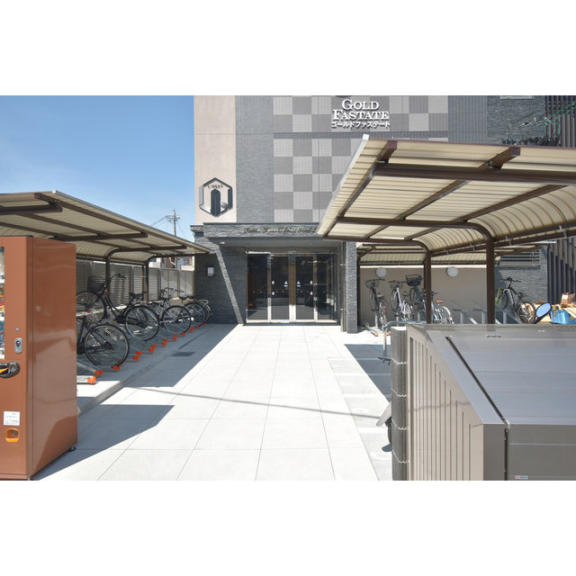 ファステート京都東福寺パラベルのエントランス