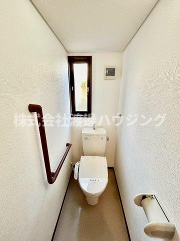 寿楽荘一戸建のトイレ|１階、２階ともにトイレございます。
