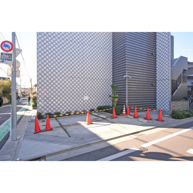 レジデンス経堂桜丘の駐車場