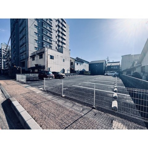 岐阜市平和通２丁目の駐車場