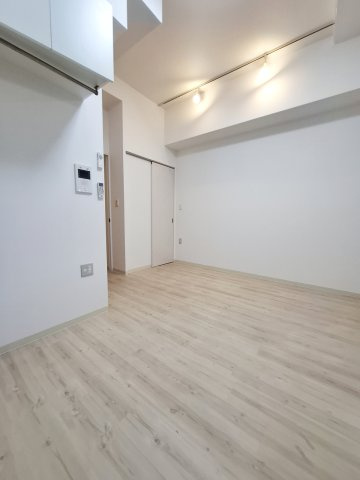 セレニテ甲子園Iの居間・リビング