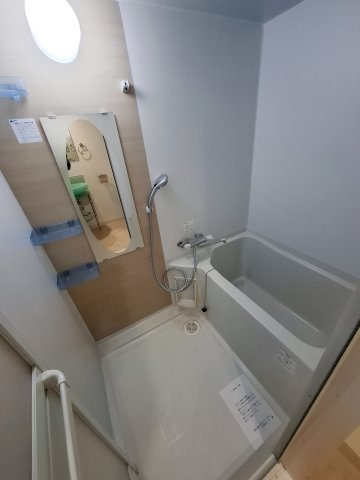 セレニテ甲子園Iの浴室