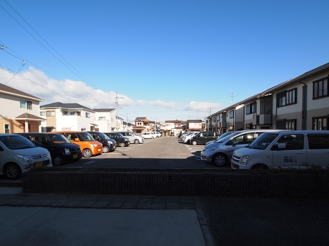 コスモス結崎Ａの駐車場