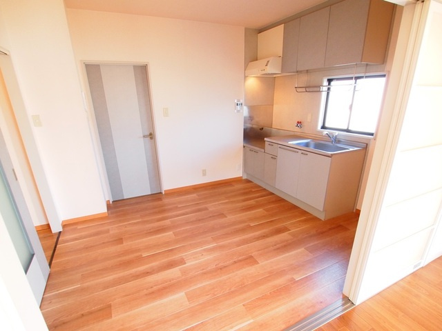 コスモス結崎Ａの居間・リビング