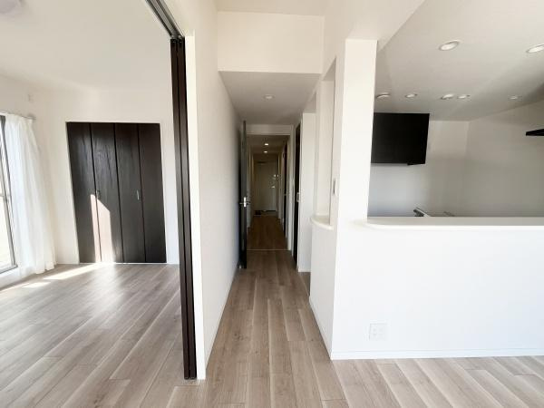 【内装】 | 青葉台ガーデンハウス | 廊下部分も美しい空間を演出♪