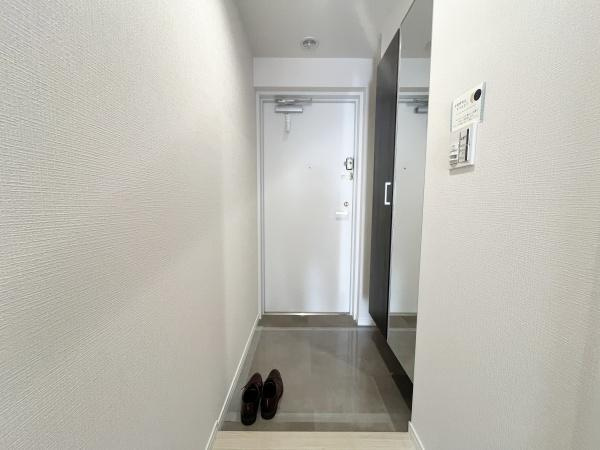 【玄関】 | 青葉台ガーデンハウス | 玄関にはシューズボックスもございます