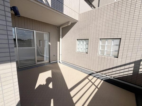 【バルコニー】 | 青葉台ガーデンハウス | 南向きのバルコニー