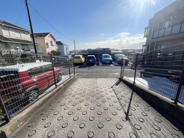 【駐車場】 | 青葉台ガーデンハウス | 駐車場部分