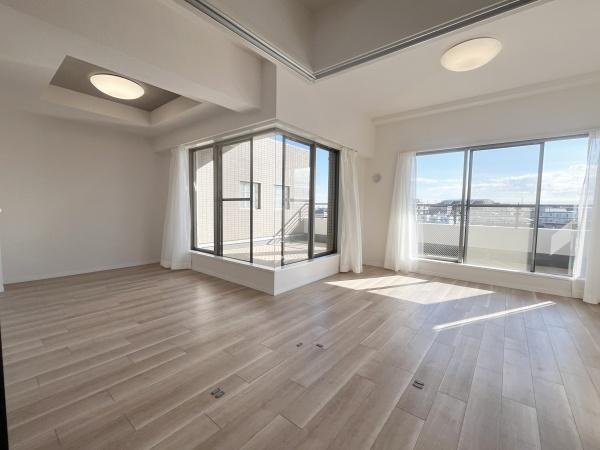 【居間・リビング】 | 青葉台ガーデンハウス | 窓からの日差し・風・すべてが心地よくゆったりとした時間を過ごせます♪