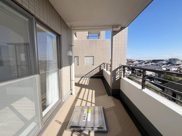 【バルコニー】 | 青葉台ガーデンハウス | 日当たりのよいバルコニー