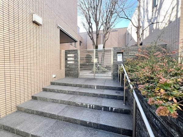 【エントランス】 | ラ・アトレ玉川瀬田ウエストテラス