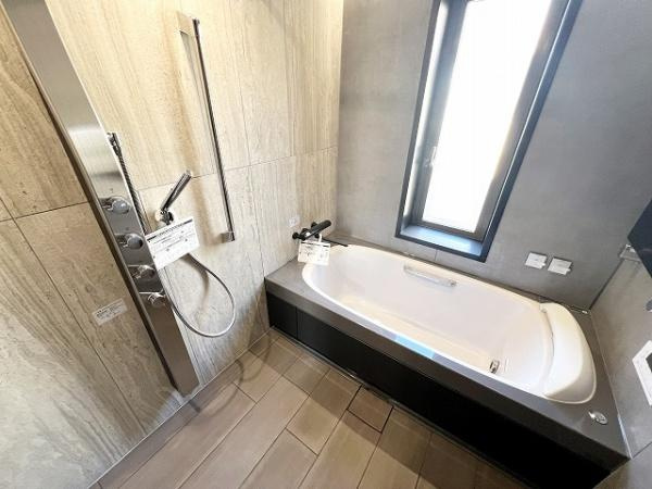 【浴室】 | ラ・アトレ玉川瀬田ウエストテラス | ゆったりとお過ごしいただけるバスルームです。心と身体の疲れを癒してくれる安らぎの空間♪