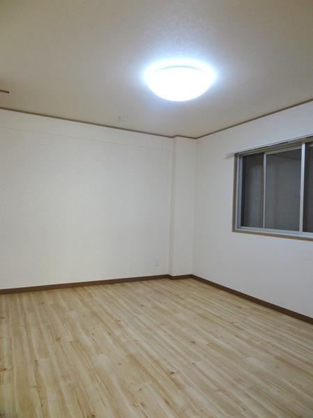 パシフィック泉尾IIの居間・リビング|★綺麗なフローリング★