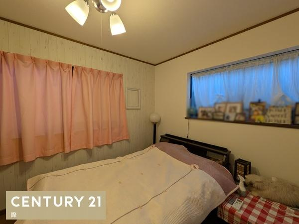 和歌山市北新博労町　中古戸建の洋室