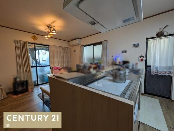 和歌山市北新博労町　中古戸建のキッチン