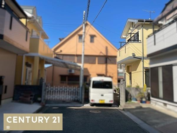 和歌山市北新博労町　中古戸建の前面道路含む現地写真