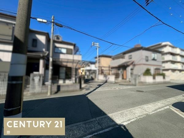 和歌山市北新博労町　中古戸建の前面道路含む現地写真