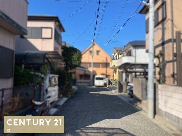 和歌山市北新博労町　中古戸建の前面道路含む現地写真