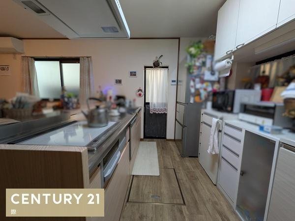 和歌山市北新博労町　中古戸建のキッチン