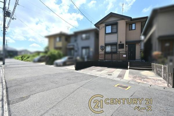 香芝市旭ケ丘４丁目の中古一戸建の前面道路含む現地写真|■現地撮影写真■開放感溢れる広々とした前面道路！