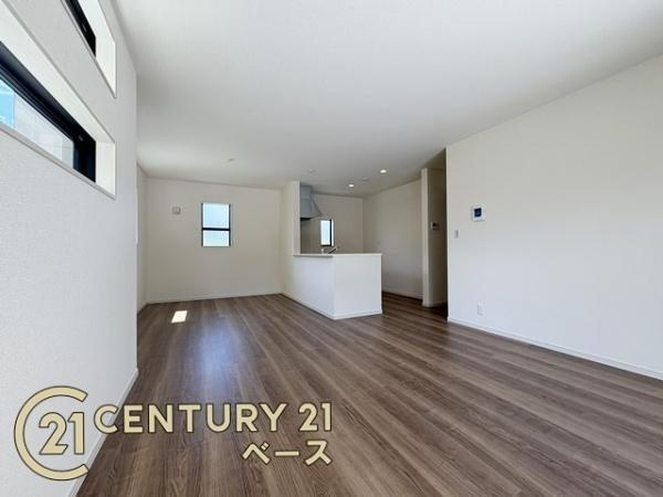 リーブルガーデン中菜畑 ５号棟 ／新築一戸建の内観：施工例|■ペアガラス使用で結露の心配もありません！■